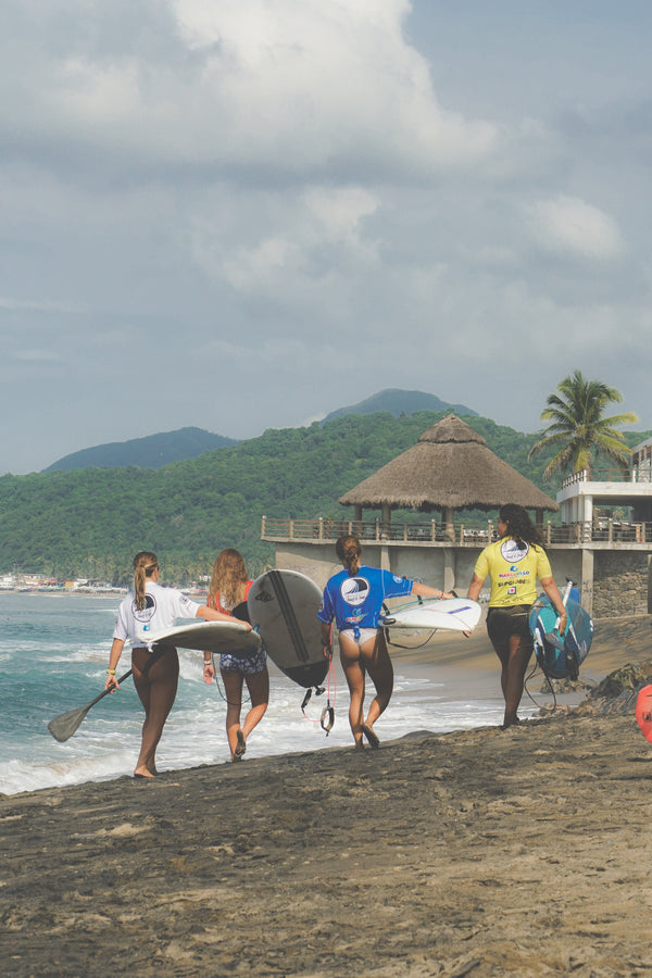 Manzanillo en el Epicentro Mundial del SUP Surf: ¡Un Fin de Semana de Olas y Gloria!